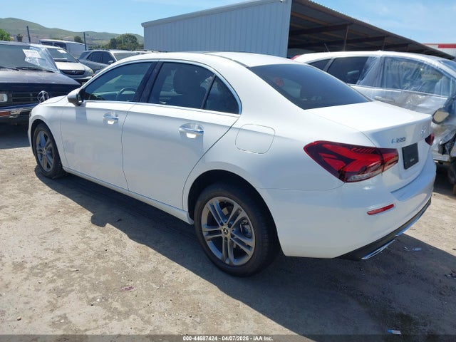44687424 :رقم المزاد ، W1K3G4EB4LJ234401 vin ، 2020 Mercedes-benz A 220 مزاد بيع