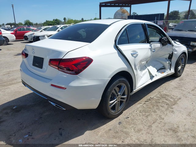 44687424 :رقم المزاد ، W1K3G4EB4LJ234401 vin ، 2020 Mercedes-benz A 220 مزاد بيع