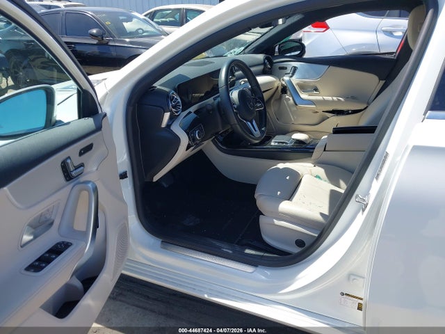 44687424 :رقم المزاد ، W1K3G4EB4LJ234401 vin ، 2020 Mercedes-benz A 220 مزاد بيع