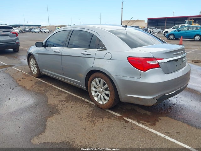 44687435 :رقم المزاد ، 1C3CCBBB4DN632687 vin ، 2013 Chrysler 200 Touring مزاد بيع