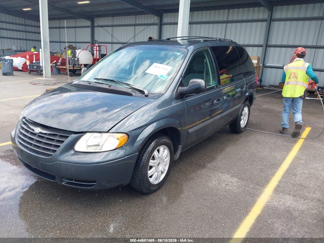 44687469 :رقم المزاد ، 1A4GJ45R57B120797 vin ، 2007 Chrysler Town & Country مزاد بيع