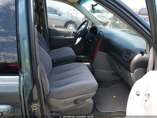 44687469 :رقم المزاد ، 1A4GJ45R57B120797 vin ، 2007 Chrysler Town & Country مزاد بيع