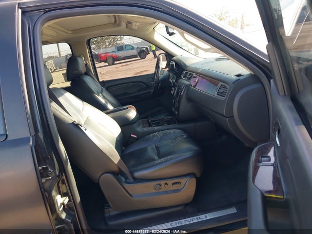 44687577 :رقم المزاد ، 1GKFK63898J172157 vin ، 2008 Gmc Yukon Denali مزاد بيع
