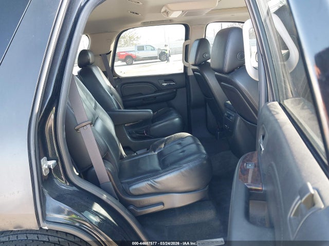 44687577 :رقم المزاد ، 1GKFK63898J172157 vin ، 2008 Gmc Yukon Denali مزاد بيع