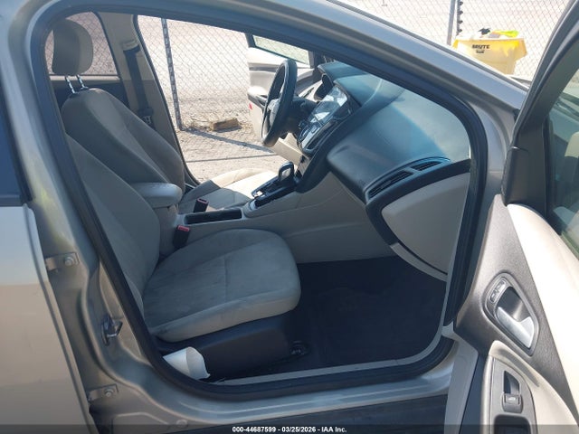 2015 FORD FOCUS 1FADP3F27FL317181 Photo 4