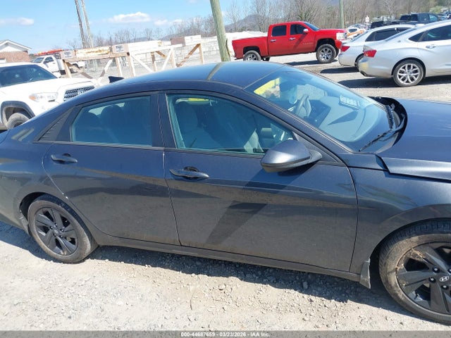 5NPLM4AG6NH081360 Hyundai ELANTRA SEL