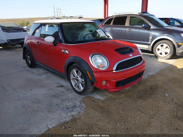 2011 MINI COOPER S WMWSV3C55BTY11844
