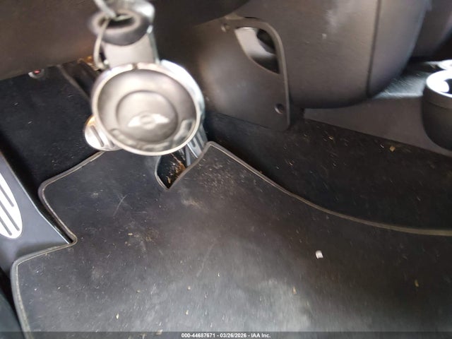 2011 MINI COOPER S WMWSV3C55BTY11844 Photo 10