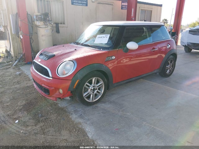 2011 MINI COOPER S WMWSV3C55BTY11844 Photo 1
