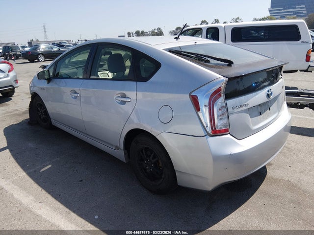 Toyota Prius Two 2015 JTDKN3DU3F0397317 Image 3