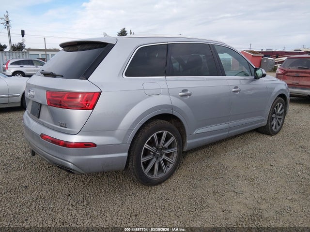 2018 AUDI Q7 WA1VAAF7XJD044024 Photo 3