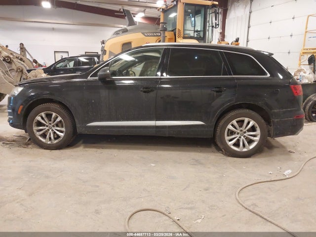 44687713 :رقم المزاد ، WA1LAAF7XHD045532 vin ، 2017 Audi Q7 3.0t Premium مزاد بيع