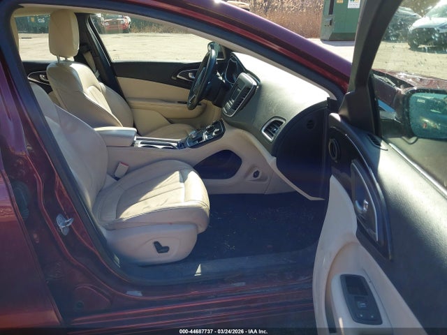 44687737 :رقم المزاد ، 1C3CCCCG8FN517397 vin ، 2015 Chrysler 200 C مزاد بيع