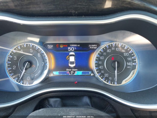 44687737 :رقم المزاد ، 1C3CCCCG8FN517397 vin ، 2015 Chrysler 200 C مزاد بيع