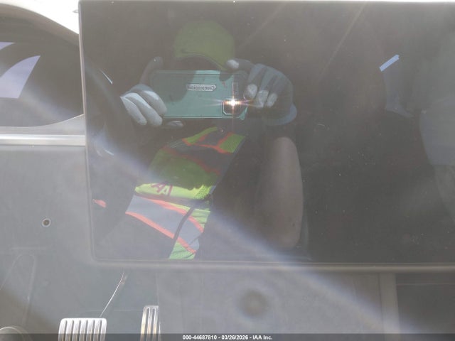 44687810 :رقم المزاد ، 7SAXCBE53TF473535 vin ، 2026 Tesla Model X All-wheel Drive مزاد بيع