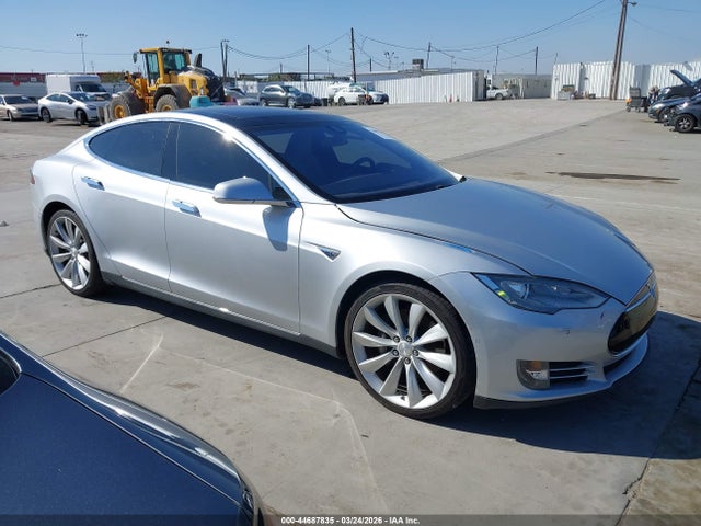 Aukcja sprzedaży 2015 Tesla Model S 60/70/85, vin: 5YJSA1H15FF085534, numer aukcji: 44687835