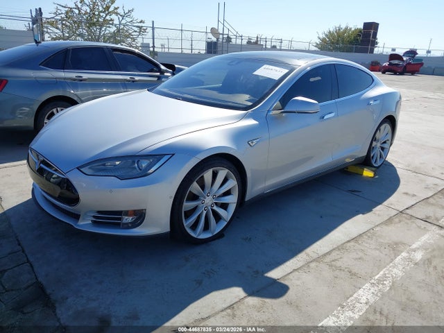 Aukcja sprzedaży 2015 Tesla Model S 60/70/85, vin: 5YJSA1H15FF085534, numer aukcji: 44687835