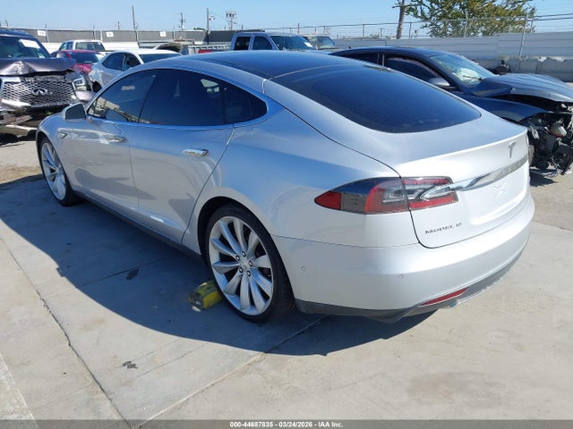 Aukcja sprzedaży 2015 Tesla Model S 60/70/85, vin: 5YJSA1H15FF085534, numer aukcji: 44687835