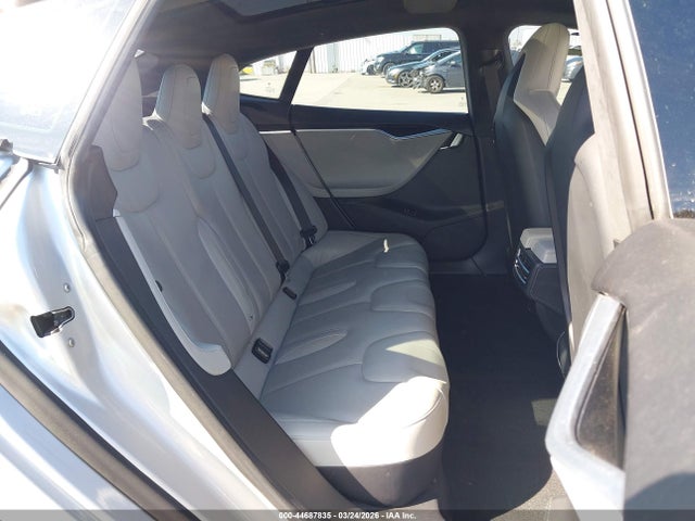 Aukcja sprzedaży 2015 Tesla Model S 60/70/85, vin: 5YJSA1H15FF085534, numer aukcji: 44687835