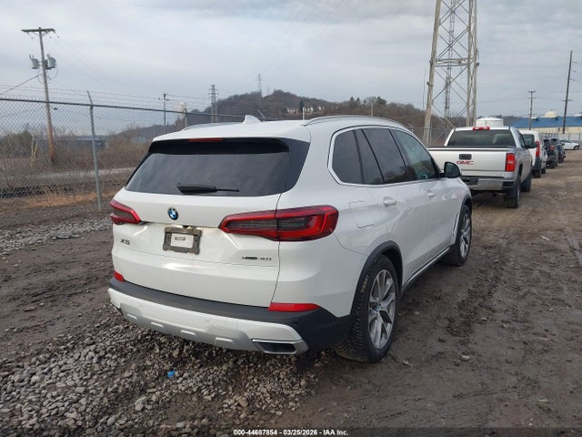 2019 BMW X5 5UXCR6C55KLL21254 Photo 3