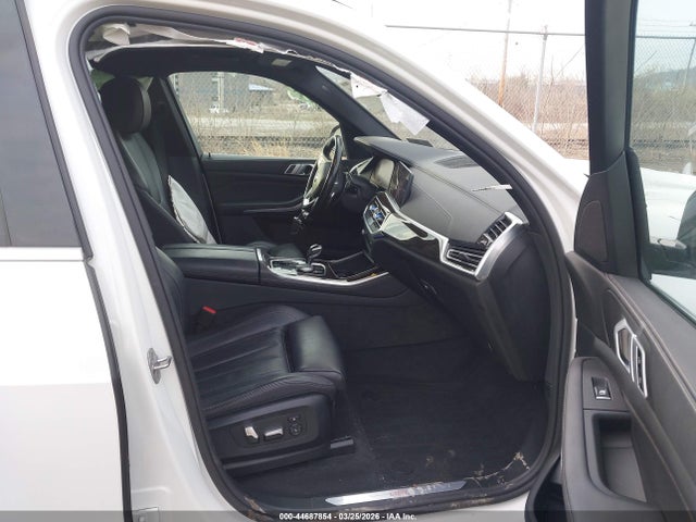 2019 BMW X5 5UXCR6C55KLL21254 Photo 4