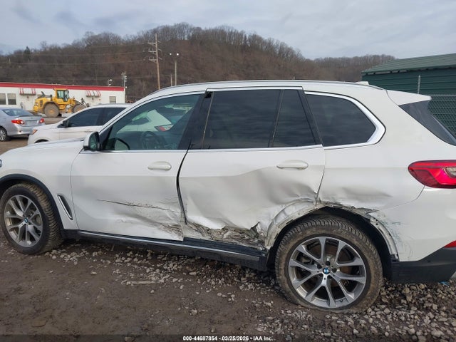 2019 BMW X5 5UXCR6C55KLL21254 Photo 5