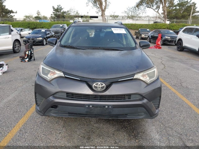 JTMZFREV5HJ709799 Toyota RAV4 LE