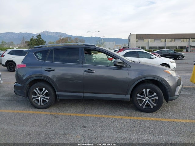 JTMZFREV5HJ709799 Toyota RAV4 LE