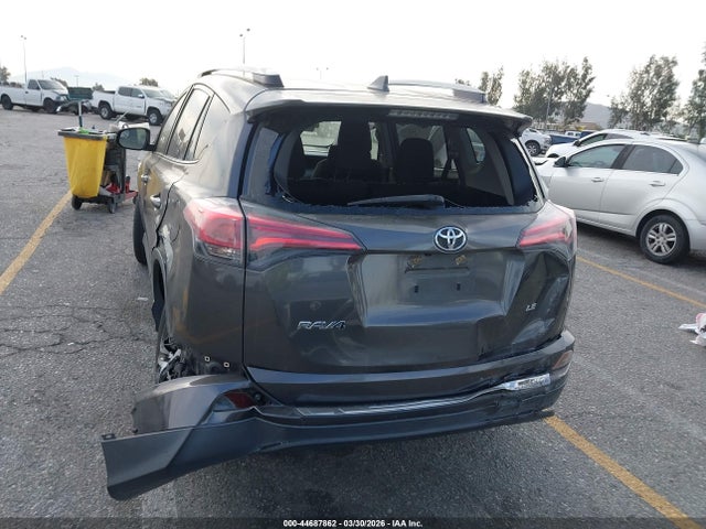 JTMZFREV5HJ709799 Toyota RAV4 LE