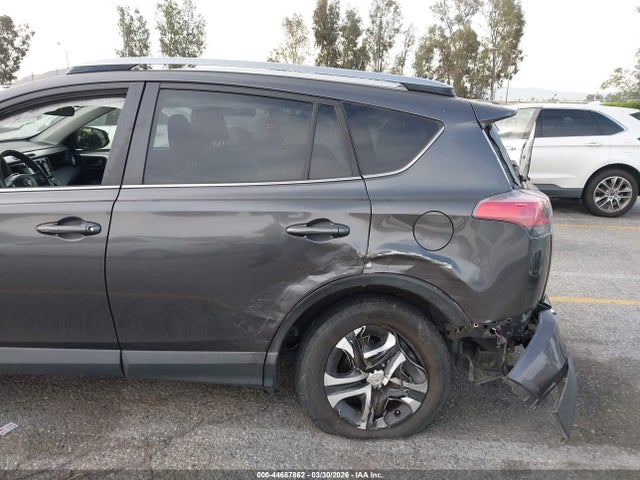 JTMZFREV5HJ709799 Toyota RAV4 LE