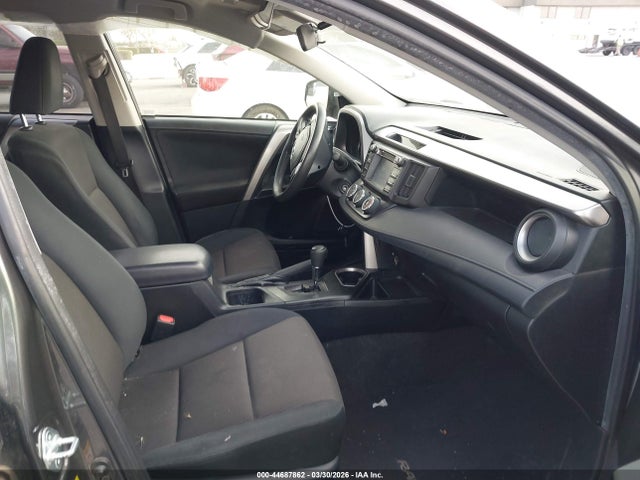 JTMZFREV5HJ709799 Toyota RAV4 LE