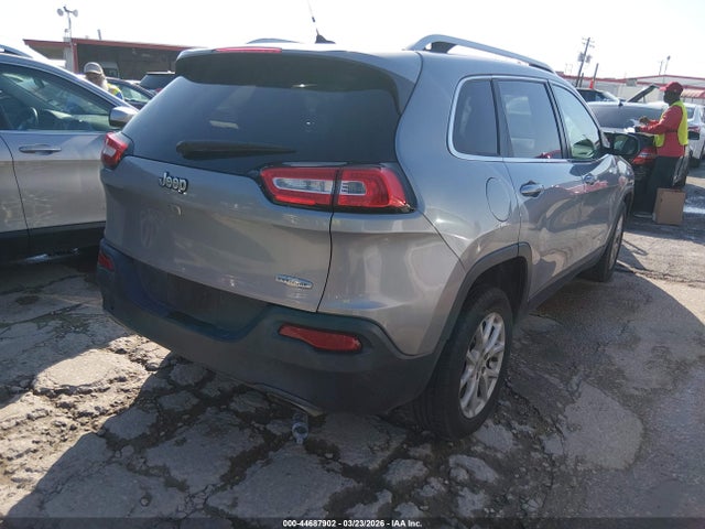 1C4PJLCS0FW643450 Jeep Cherokee Latitude