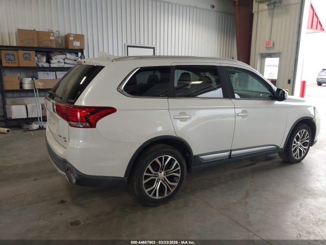 2018 MITSUBISHI OUTLANDER JA4AZ3A3XJZ025452 Photo 3