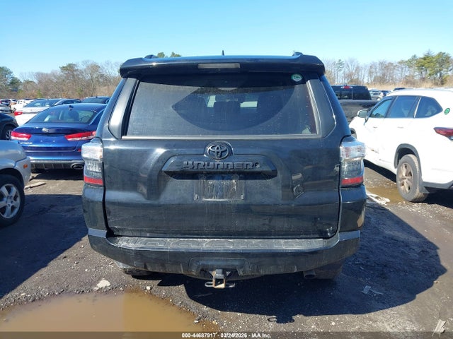 2020 Toyota 4runner Sr5 მანქანა იყიდება აუქციონზე, vin: JTEBU5JR7L5774174, აუქციონის ნომერი: 44687917