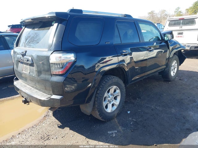 2020 Toyota 4runner Sr5 მანქანა იყიდება აუქციონზე, vin: JTEBU5JR7L5774174, აუქციონის ნომერი: 44687917
