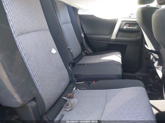 2020 Toyota 4runner Sr5 მანქანა იყიდება აუქციონზე, vin: JTEBU5JR7L5774174, აუქციონის ნომერი: 44687917