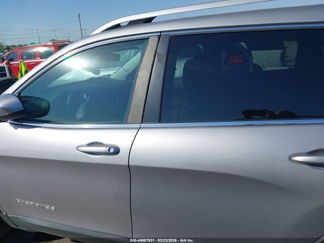 1C4PJLCBXKD340584 Jeep Cherokee Latitude Fwd