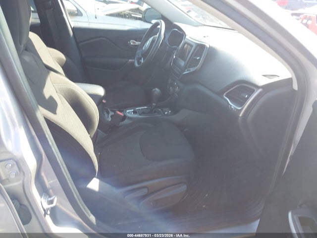 1C4PJLCBXKD340584 Jeep Cherokee Latitude Fwd
