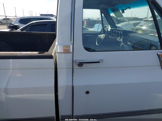 44687954 :رقم المزاد ، 1GTDR14K2HJ513345 vin ، 1987 Gmc R15 Conventional R1500 مزاد بيع