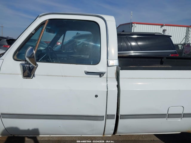 44687954 :رقم المزاد ، 1GTDR14K2HJ513345 vin ، 1987 Gmc R15 Conventional R1500 مزاد بيع