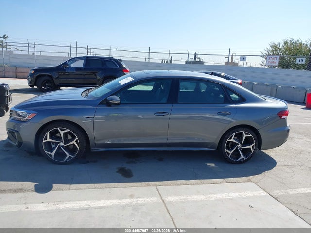 Продажа на аукционе авто 2021 Volkswagen Passat 2.0t R-line, vin: 1VWMA7A32MC015424, номер лота: 44687957