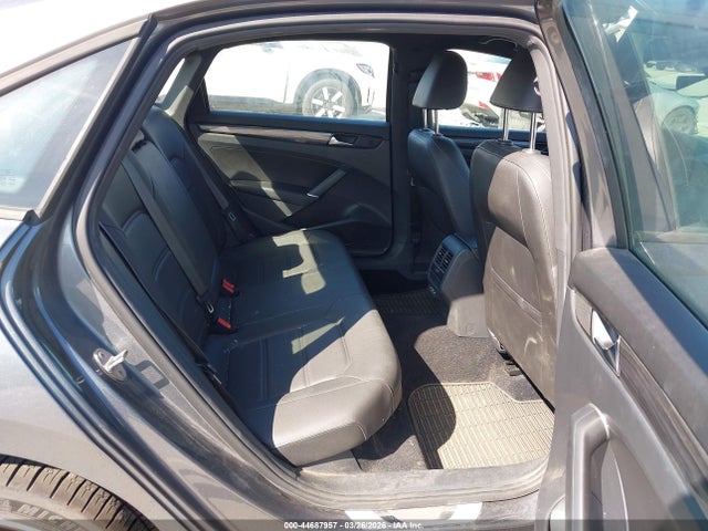 Продажа на аукционе авто 2021 Volkswagen Passat 2.0t R-line, vin: 1VWMA7A32MC015424, номер лота: 44687957
