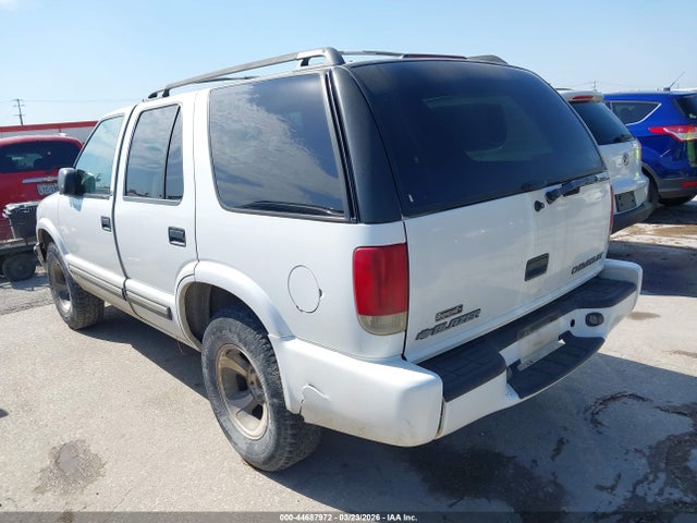 2000 CHEVROLET BLAZER 1GNCS13W5Y2305451 Photo 2