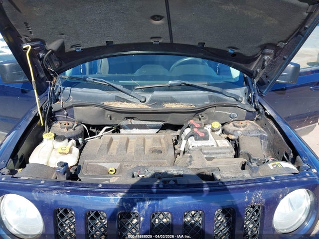 1C4NJRFB9GD637360 Jeep Patriot Latitude