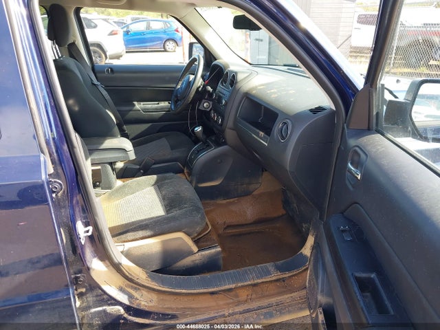 1C4NJRFB9GD637360 Jeep Patriot Latitude