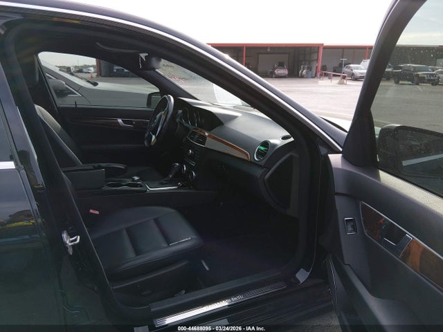 Aukcja sprzedaży 2012 Mercedes-benz C 250 Luxury/sport, vin: WDDGF4HB6CA621354, numer aukcji: 44688095