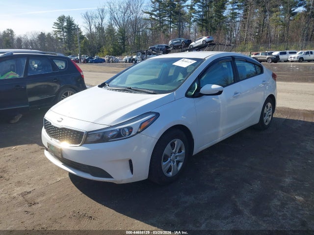 KIA FORTE LX 2017 3KPFL4A72HE014697 Image 2
