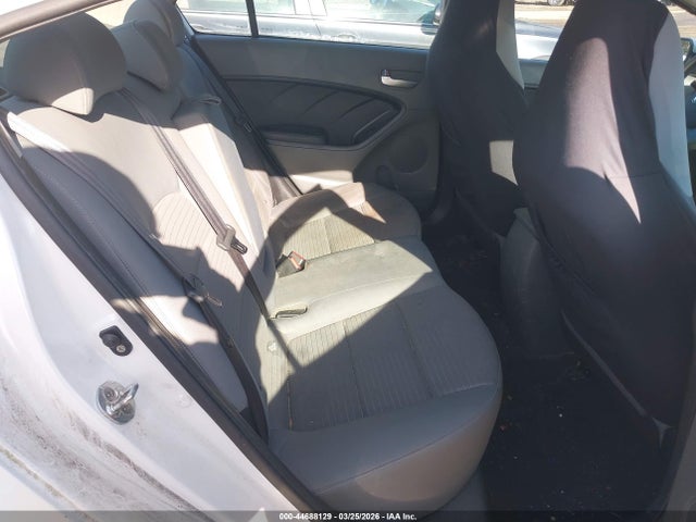 KIA FORTE LX 2017 3KPFL4A72HE014697 Image 8