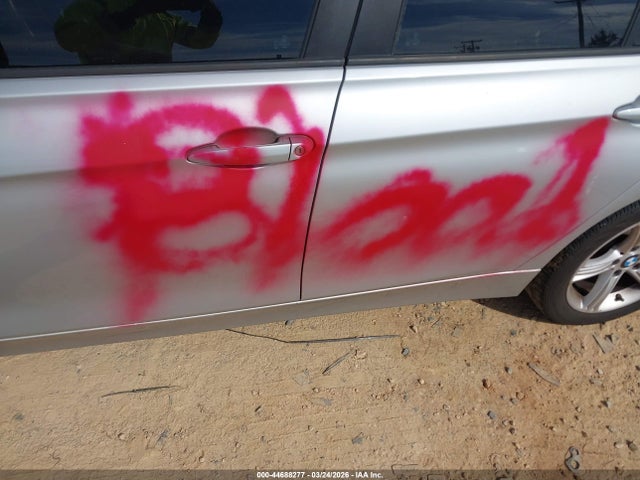 44688277 :رقم المزاد ، WBA3B1C56DF461529 vin ، 2013 Bmw 320i مزاد بيع