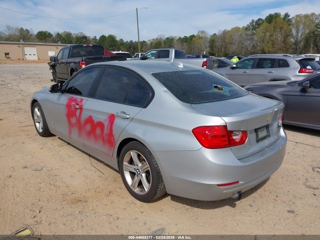 2013 BMW 320I WBA3B1C56DF461529 Photo 2